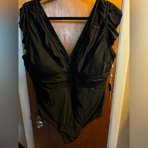 NEW Black Ruffle Plunge V Neck Plus Size One Piece Swimsuit Size 3x Cupshe